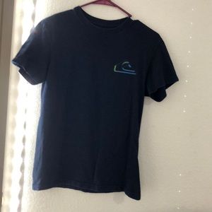Dark navy blue quiksilver tee shirt
